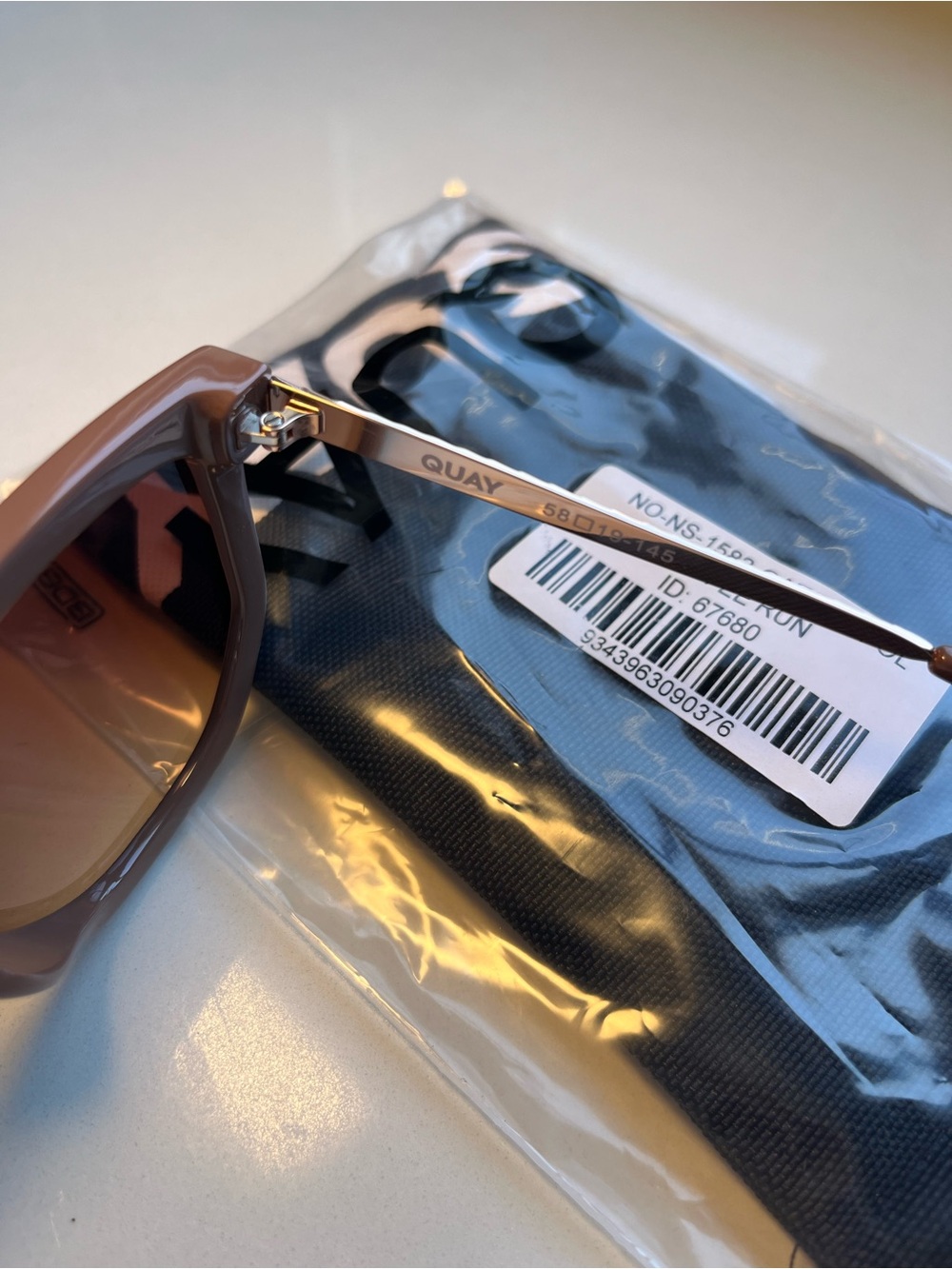 QUAY Coffee Run - Oat frame / Brown Polarized lens Sunglasses- NWT - Picture 10 of 11